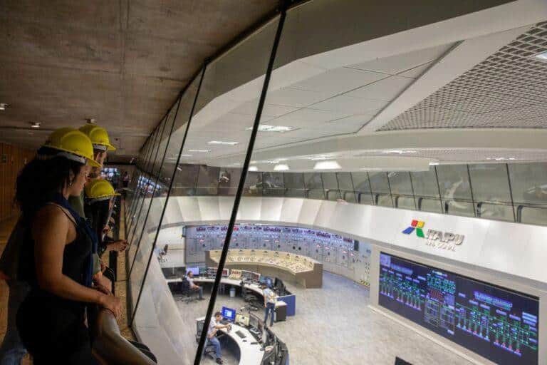 itaipu-binacional-turismo-em-foz-768x512-1