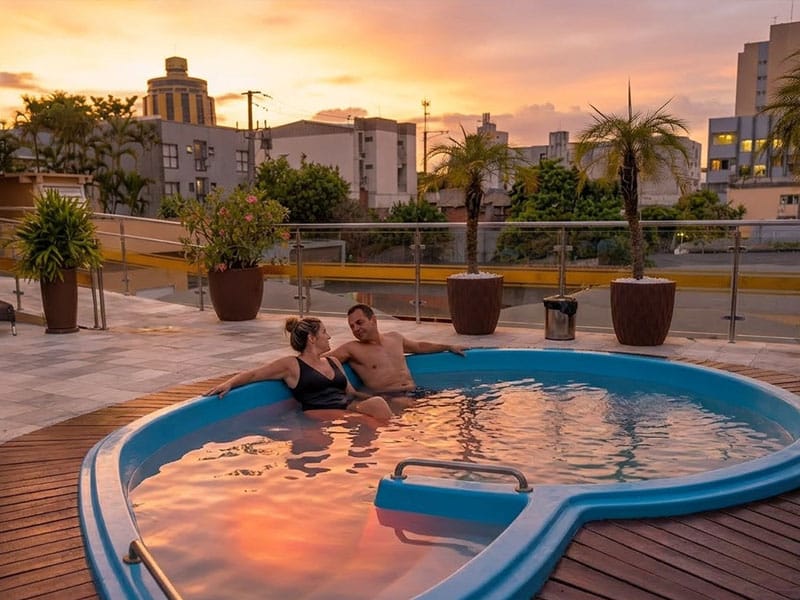 Hotel com piscina em Foz